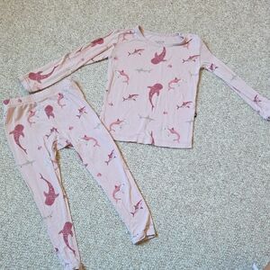 Kyte Baby Long Sleeve And Pant Pajama Set In Blush Shark Size 2T